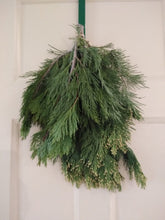 Load image into Gallery viewer, Incense Cedar Bunch