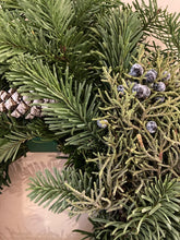 Load image into Gallery viewer, Mixed Noble Fir Wreath (With Cones)
